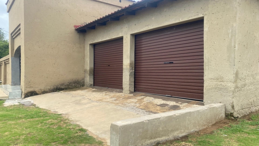 6 Bedroom Property for Sale in Zamdela Free State